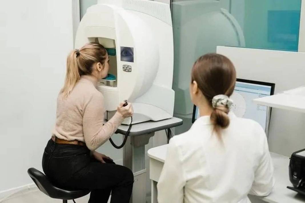 Takma kirpik taktı, kör oluyordu: Gözünün rengi değişti! Sizin de başınıza gelebilir, bu hataya düşmeyin 2